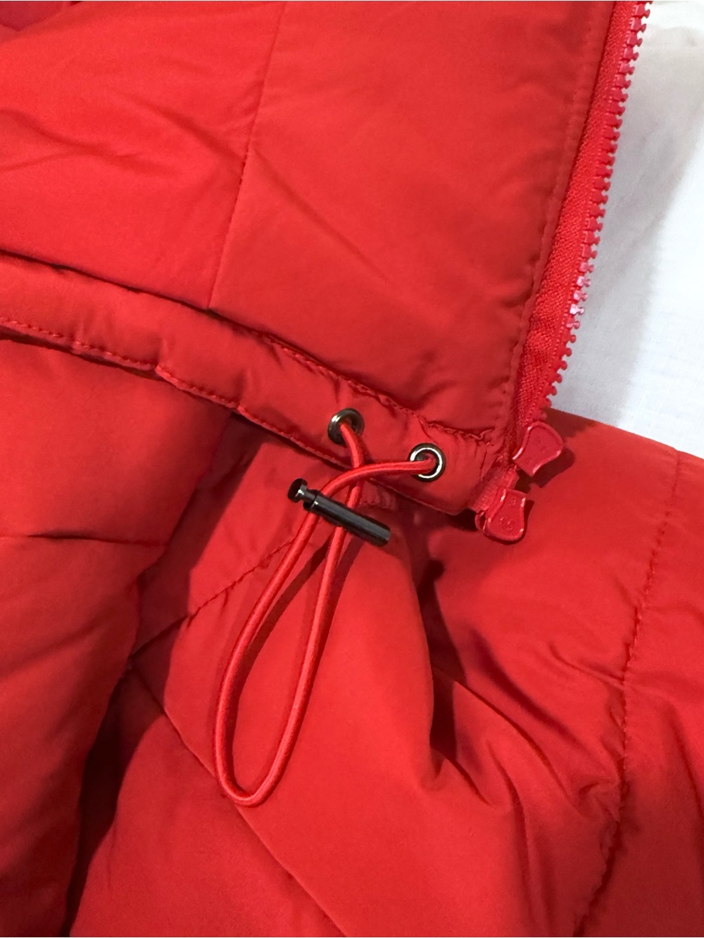 Forever 21 Women’s Red Puffer Jacket - Picture 6 of 6